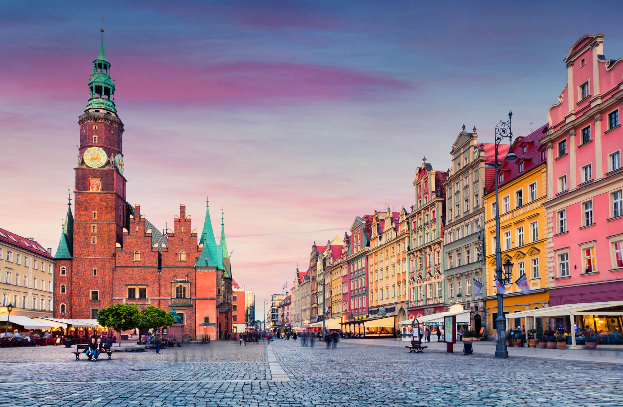 https://mdw-travel-data-us-east-1.s3.amazonaws.com/img/country/Poland/Market-Square-Wroclaw/img_02.jpg