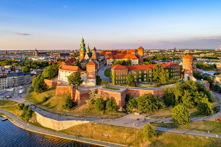 https://mdw-travel-data-us-east-1.s3.amazonaws.com/img/country/Poland/Miedzybrodzkie-Lake/img_03.jpg