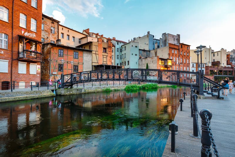 https://mdw-travel-data-us-east-1.s3.amazonaws.com/img/country/Poland/Mill-Island/img_00.jpg