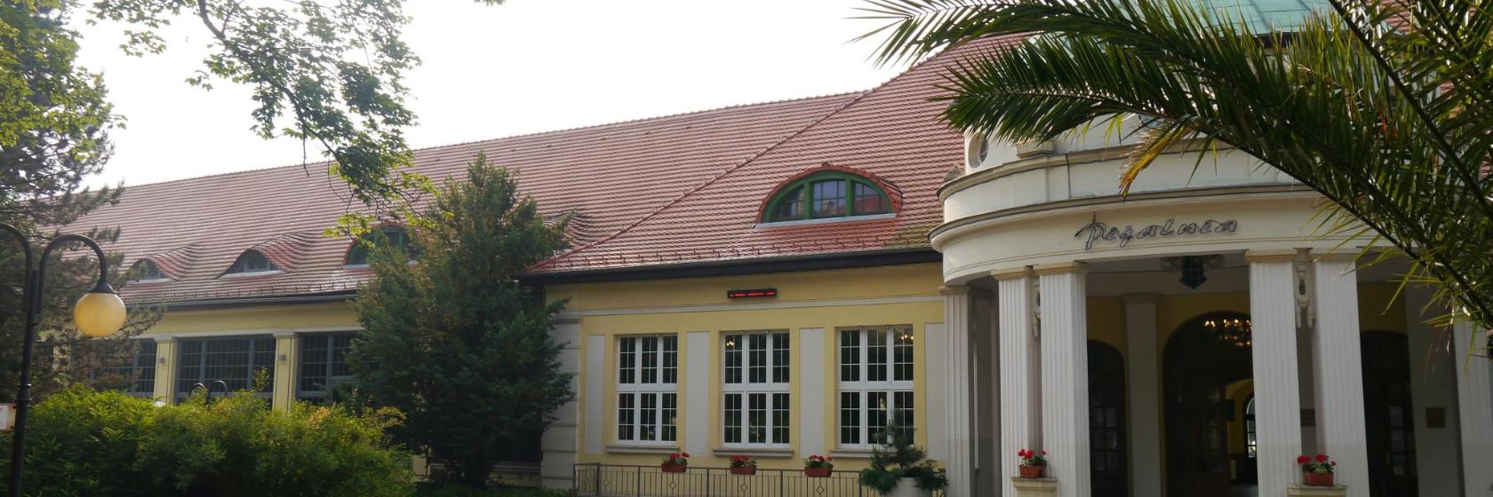 https://mdw-travel-data-us-east-1.s3.amazonaws.com/img/country/Poland/Mineral-Water-Pump-Room/img_02.jpg