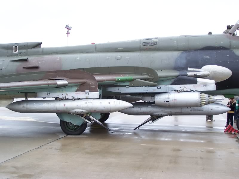 https://mdw-travel-data-us-east-1.s3.amazonaws.com/img/country/Poland/Miroslawiec-Military-Airfield/img_03.jpg