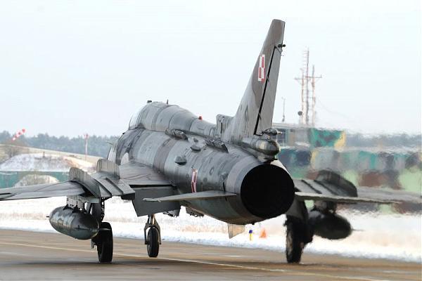 https://mdw-travel-data-us-east-1.s3.amazonaws.com/img/country/Poland/Miroslawiec-Military-Airfield/img_04.jpg