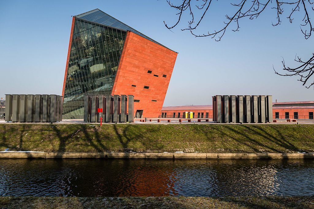 https://mdw-travel-data-us-east-1.s3.amazonaws.com/img/country/Poland/Museum-of-the-Second-World-War/img_00.jpg