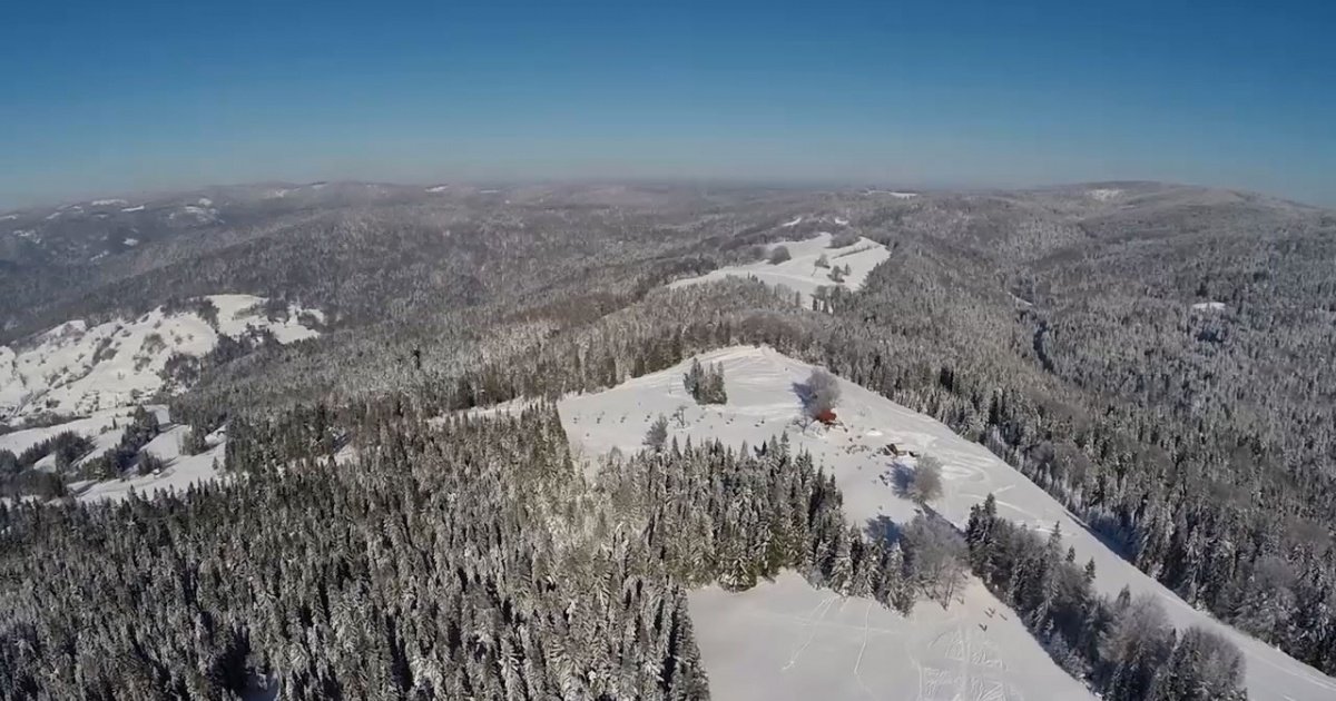 https://mdw-travel-data-us-east-1.s3.amazonaws.com/img/country/Poland/Muszyna---Wierchomla-Ski-Resort/img_02.jpg