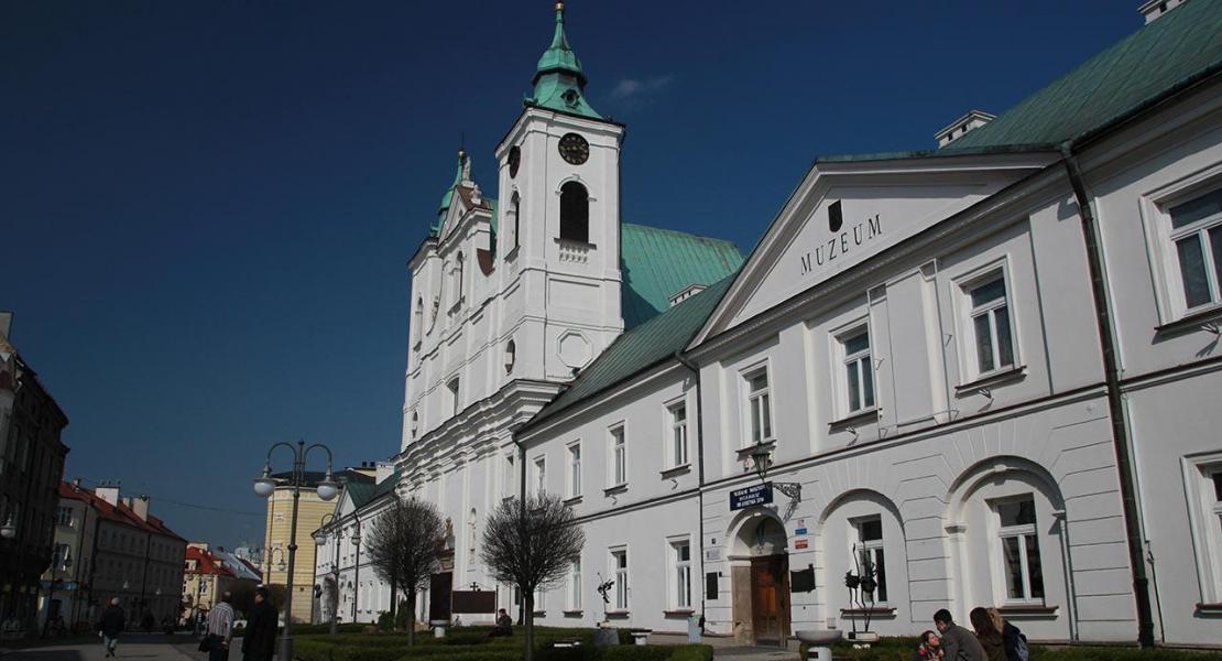 https://mdw-travel-data-us-east-1.s3.amazonaws.com/img/country/Poland/Muzeum-Okregowe-w-Rzeszowie/img_02.jpg