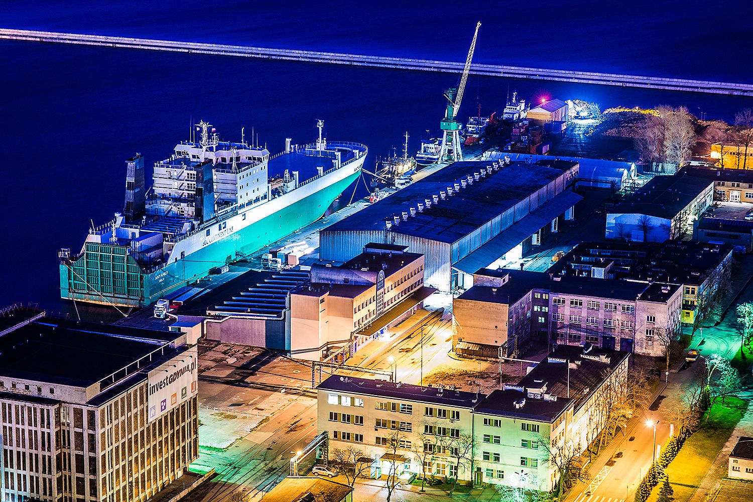 https://mdw-travel-data-us-east-1.s3.amazonaws.com/img/country/Poland/Narciarski-Civic-Center/img_02.jpg