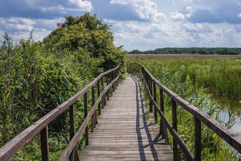 https://mdw-travel-data-us-east-1.s3.amazonaws.com/img/country/Poland/Narew-National-Park/img_02.jpg