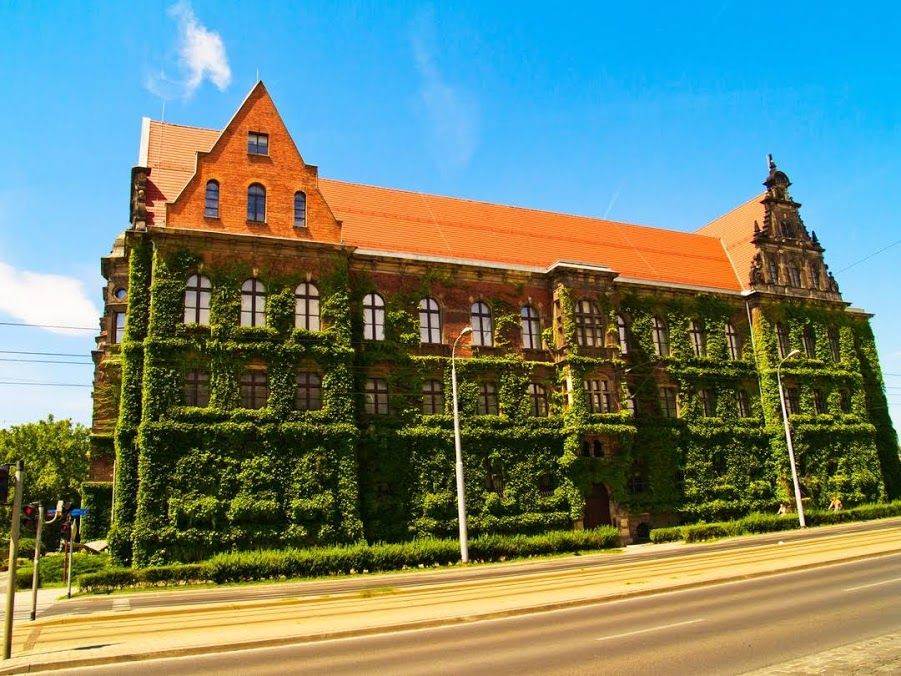 https://mdw-travel-data-us-east-1.s3.amazonaws.com/img/country/Poland/National-Museum/img_01.jpg