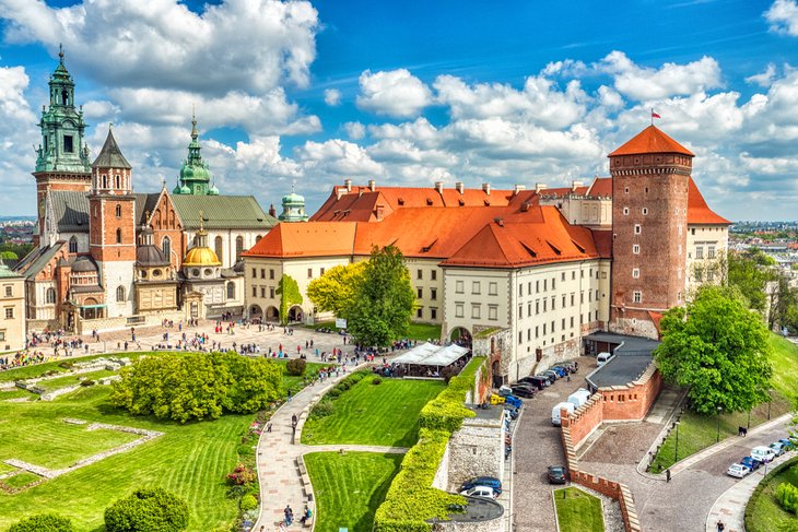 https://mdw-travel-data-us-east-1.s3.amazonaws.com/img/country/Poland/Nowy-Swiat/img_02.jpg