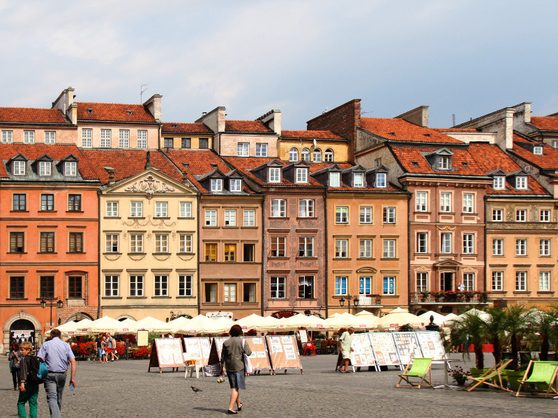 https://mdw-travel-data-us-east-1.s3.amazonaws.com/img/country/Poland/Old-Town-Market-Place/img_01.jpg