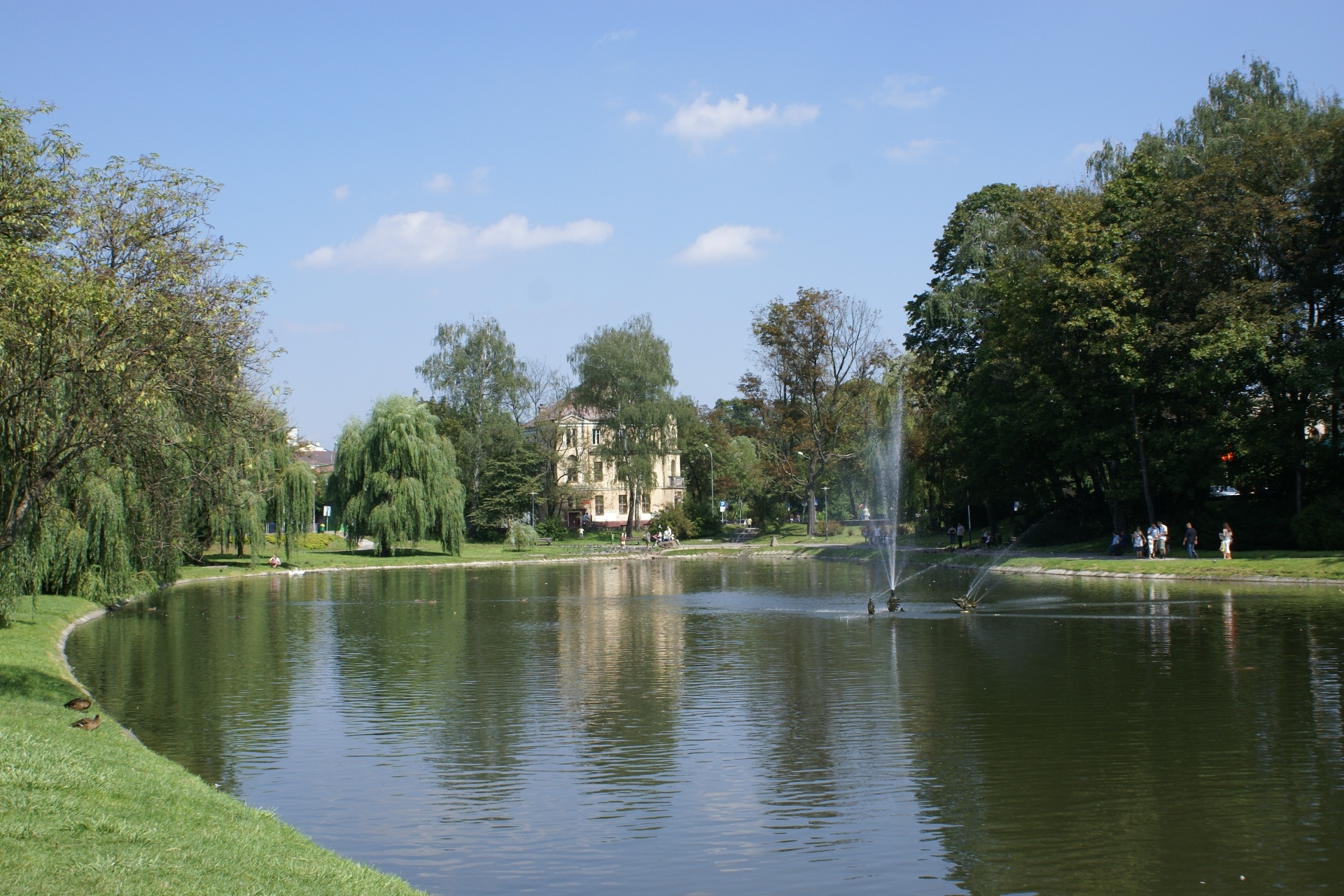 https://mdw-travel-data-us-east-1.s3.amazonaws.com/img/country/Poland/Park-im-Stanislawa-Staszica/img_01.jpg