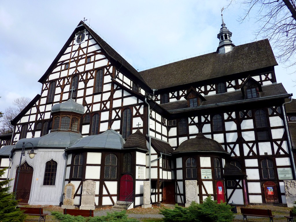 https://mdw-travel-data-us-east-1.s3.amazonaws.com/img/country/Poland/Peace-Church-in-Swidnica/img_02.jpg