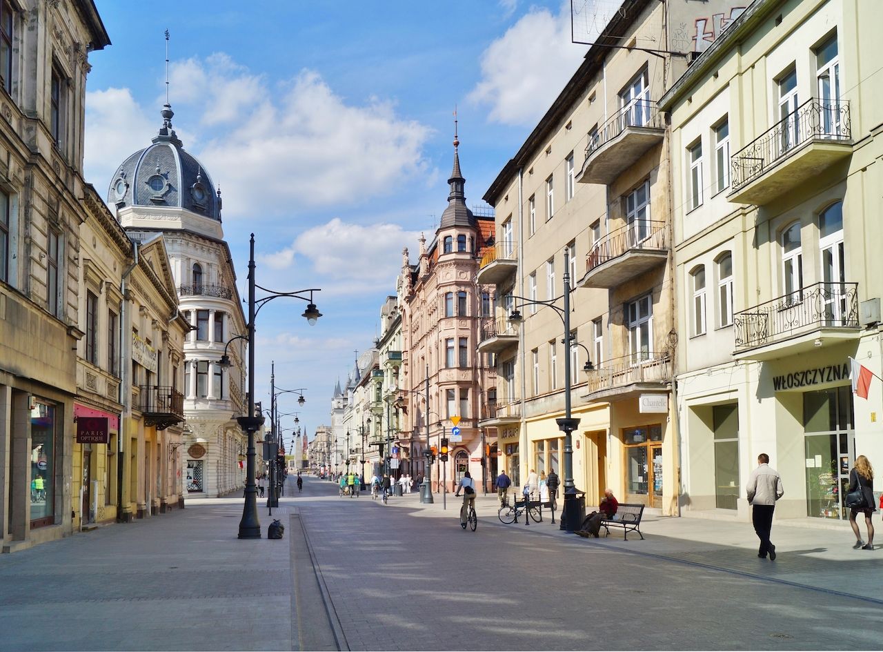 https://mdw-travel-data-us-east-1.s3.amazonaws.com/img/country/Poland/Piotrkowska-Street/img_00.jpg