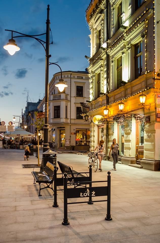 https://mdw-travel-data-us-east-1.s3.amazonaws.com/img/country/Poland/Piotrkowska-Street/img_01.jpg