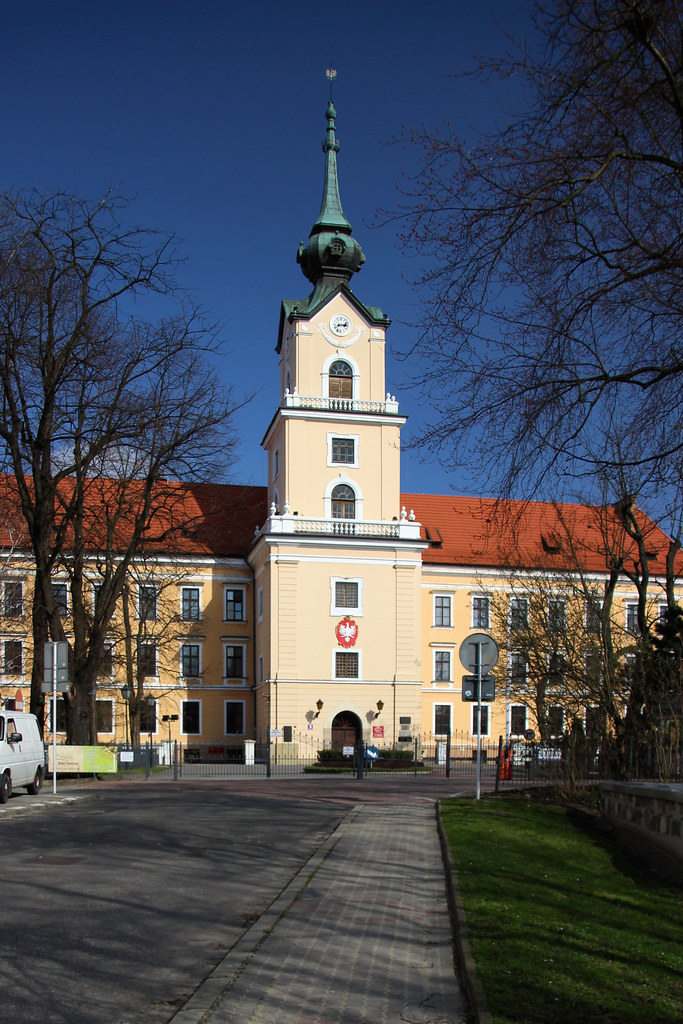 https://mdw-travel-data-us-east-1.s3.amazonaws.com/img/country/Poland/Podkarpackie-Military-Museum/img_03.jpg