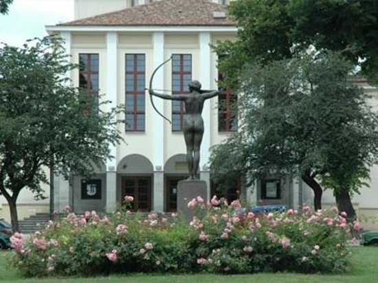 https://mdw-travel-data-us-east-1.s3.amazonaws.com/img/country/Poland/Polish-Theatre-in-Bydgoszcz/img_01.jpg