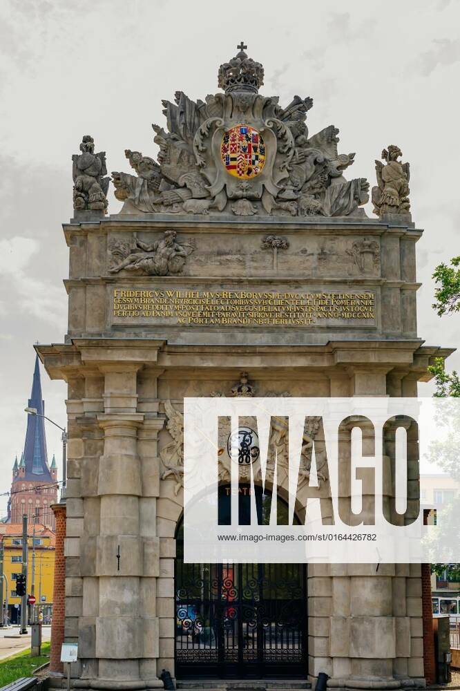 https://mdw-travel-data-us-east-1.s3.amazonaws.com/img/country/Poland/Port-Gate-Brama-Portowa/img_00.jpg