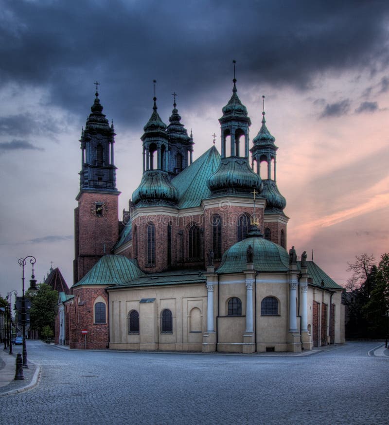 https://mdw-travel-data-us-east-1.s3.amazonaws.com/img/country/Poland/Poznan-Cathedral-Museum/img_01.jpg
