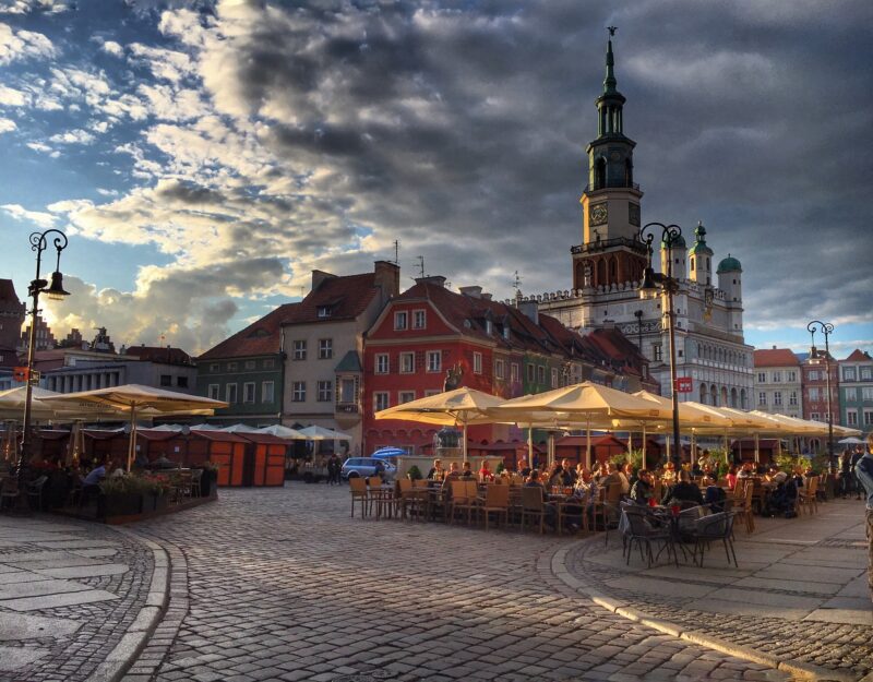 https://mdw-travel-data-us-east-1.s3.amazonaws.com/img/country/Poland/Poznan-Gate/img_01.jpg