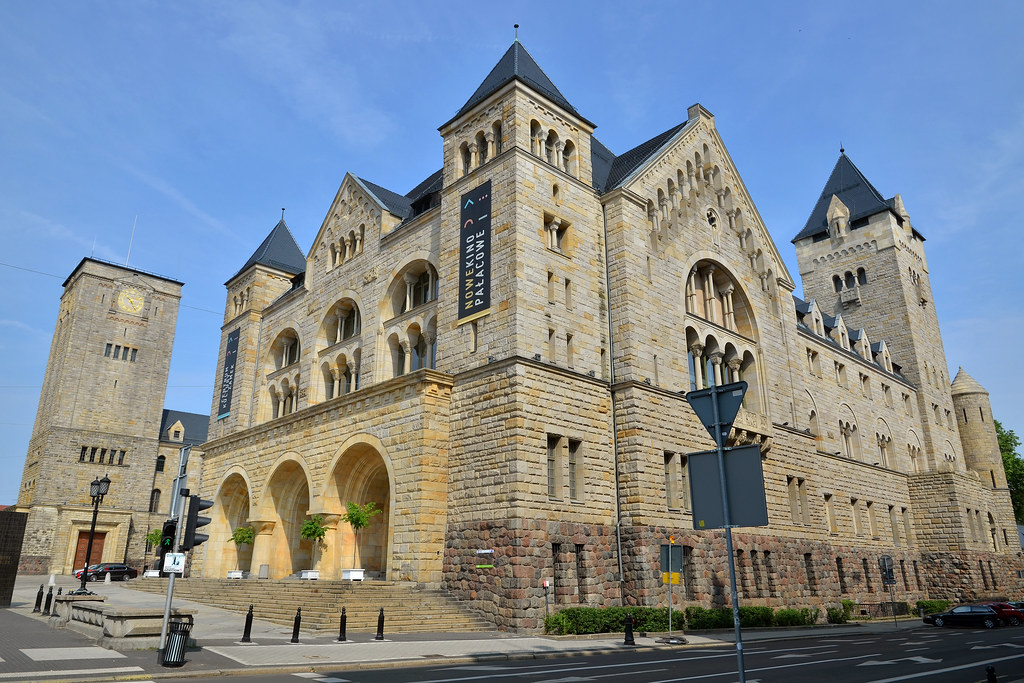https://mdw-travel-data-us-east-1.s3.amazonaws.com/img/country/Poland/Poznan-Imperial-Castle/img_00.jpg