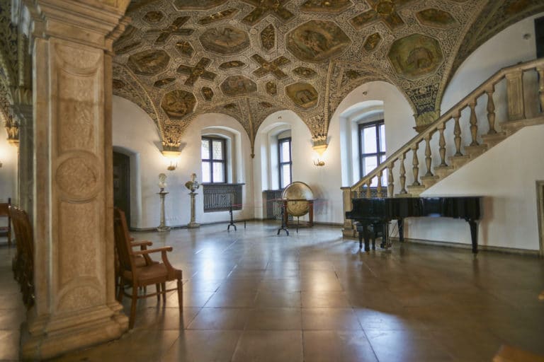 https://mdw-travel-data-us-east-1.s3.amazonaws.com/img/country/Poland/Poznan-Modern-Art-Museum/img_03.jpg