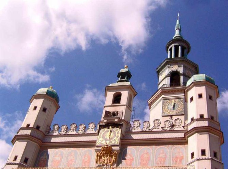 https://mdw-travel-data-us-east-1.s3.amazonaws.com/img/country/Poland/Poznan-Town-Hall/img_03.jpg