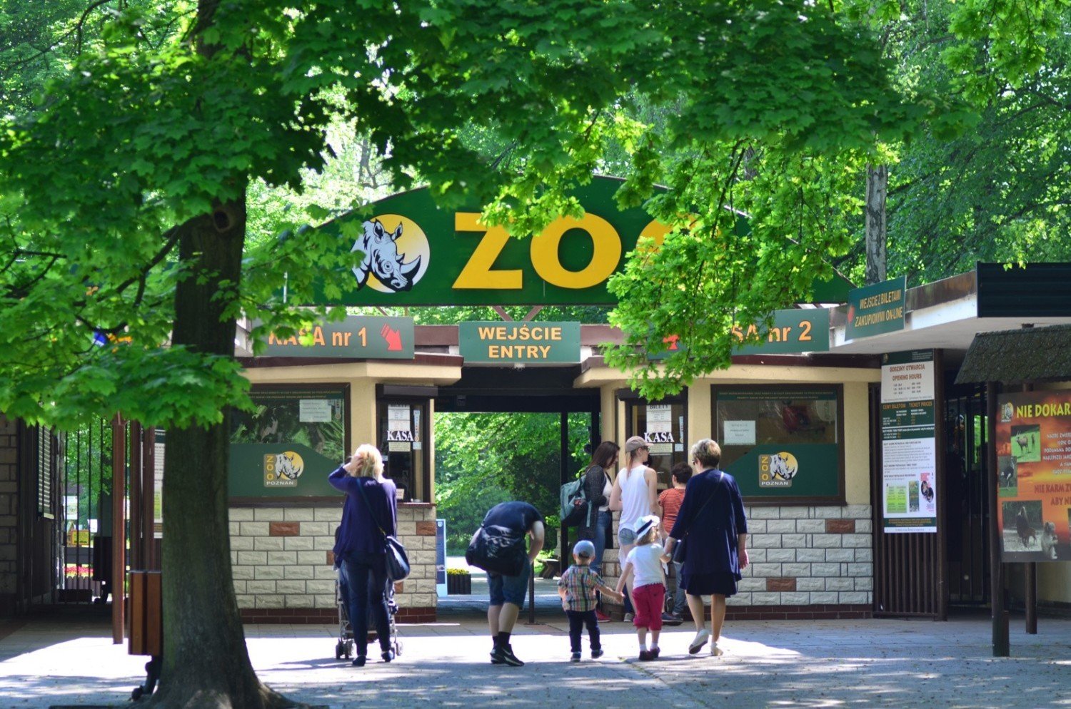 https://mdw-travel-data-us-east-1.s3.amazonaws.com/img/country/Poland/Poznan-Zoo/img_02.jpg