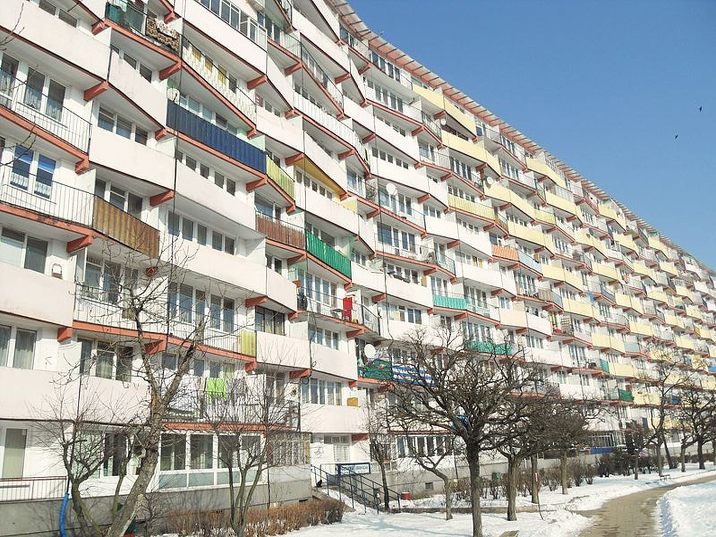 https://mdw-travel-data-us-east-1.s3.amazonaws.com/img/country/Poland/Przymorze-Housing-Estate/img_03.jpg