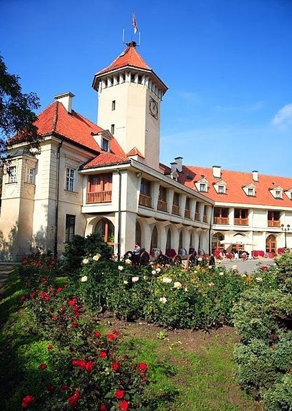 https://mdw-travel-data-us-east-1.s3.amazonaws.com/img/country/Poland/Pultusk-Old-Town/img_01.jpg