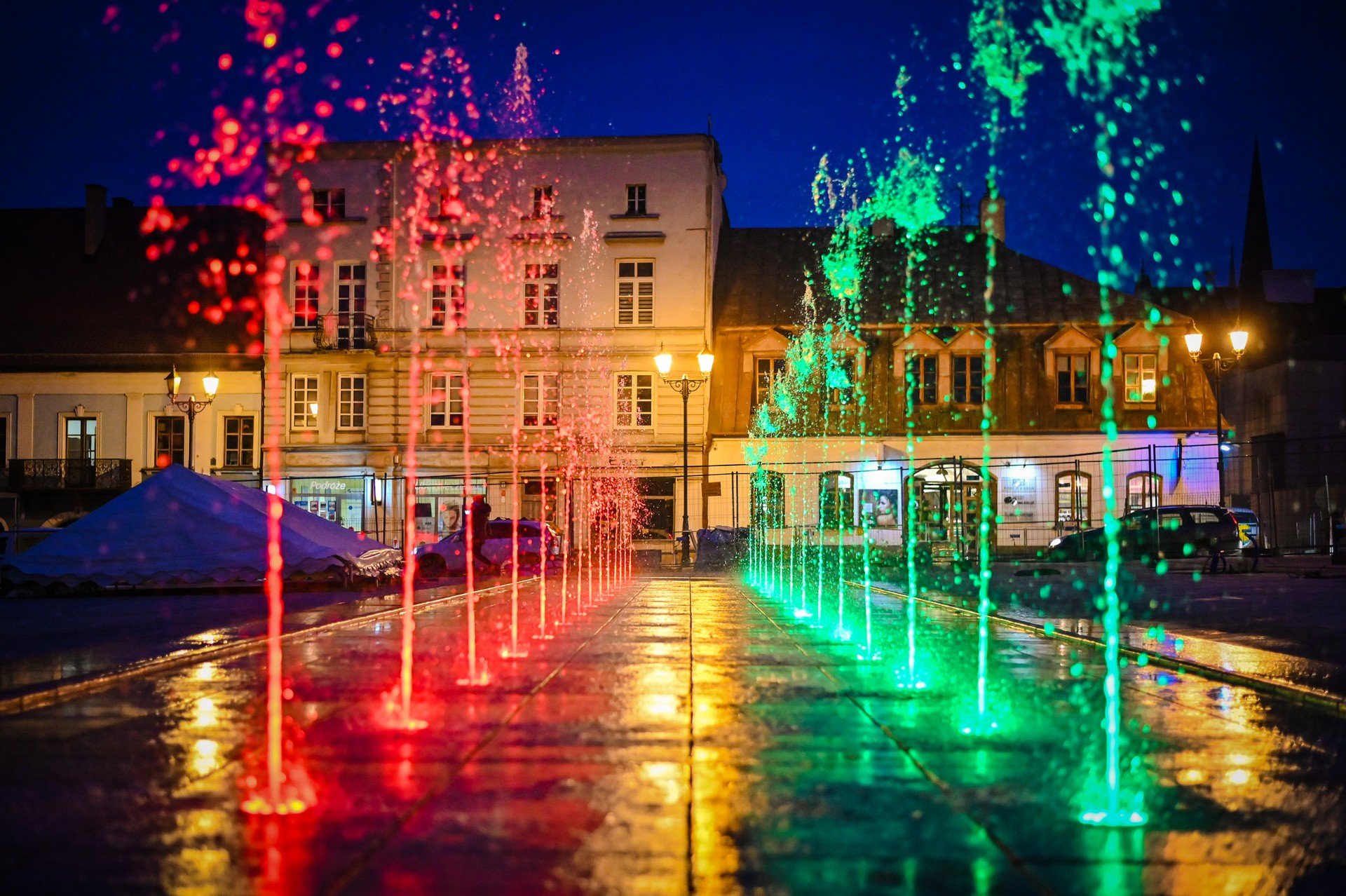 https://mdw-travel-data-us-east-1.s3.amazonaws.com/img/country/Poland/Rynek-w-Czestochowie/img_01.jpg