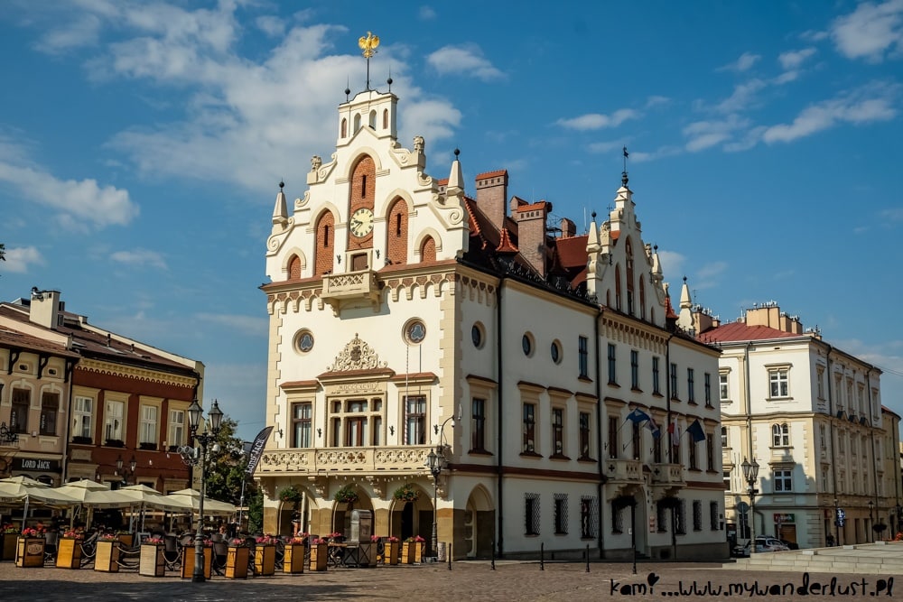 https://mdw-travel-data-us-east-1.s3.amazonaws.com/img/country/Poland/Rzeszow-Castle/img_03.jpg