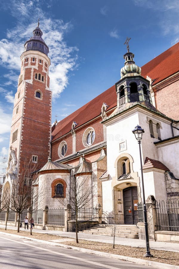 https://mdw-travel-data-us-east-1.s3.amazonaws.com/img/country/Poland/Sacred-Heart-Church/img_02.jpg