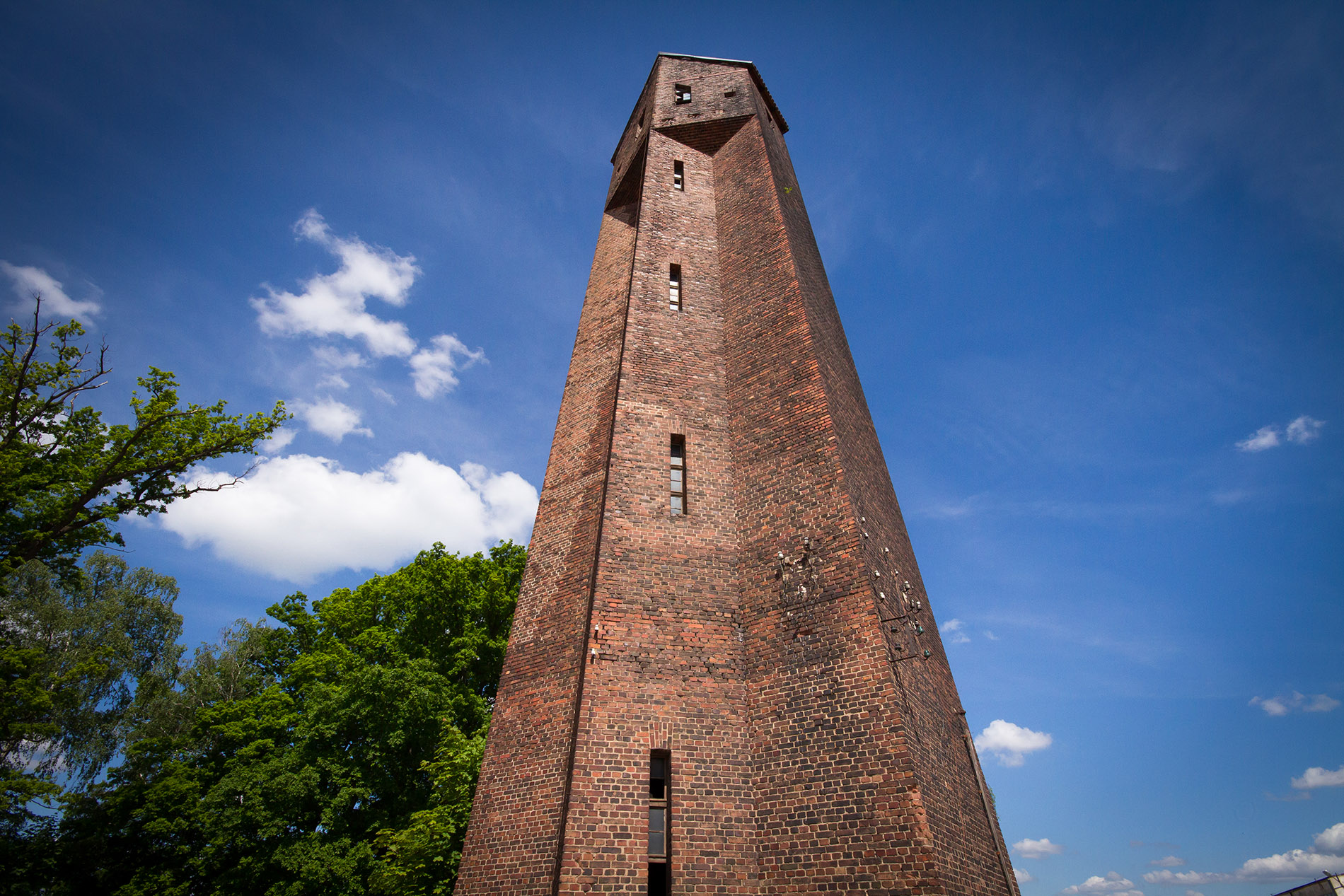 https://mdw-travel-data-us-east-1.s3.amazonaws.com/img/country/Poland/Silesian-Park/img_02.jpg