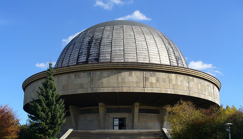 https://mdw-travel-data-us-east-1.s3.amazonaws.com/img/country/Poland/Silesian-Planetarium/img_01.jpg