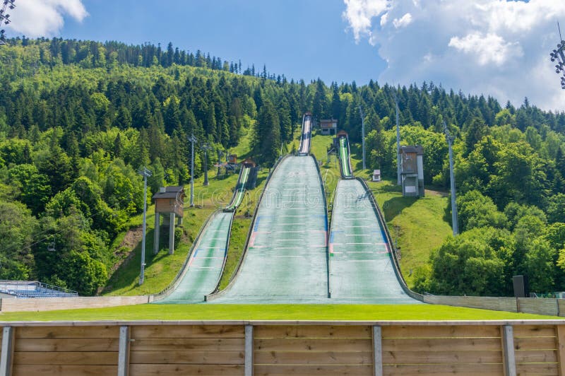 https://mdw-travel-data-us-east-1.s3.amazonaws.com/img/country/Poland/Skalite-Ski-Lift/img_00.jpg
