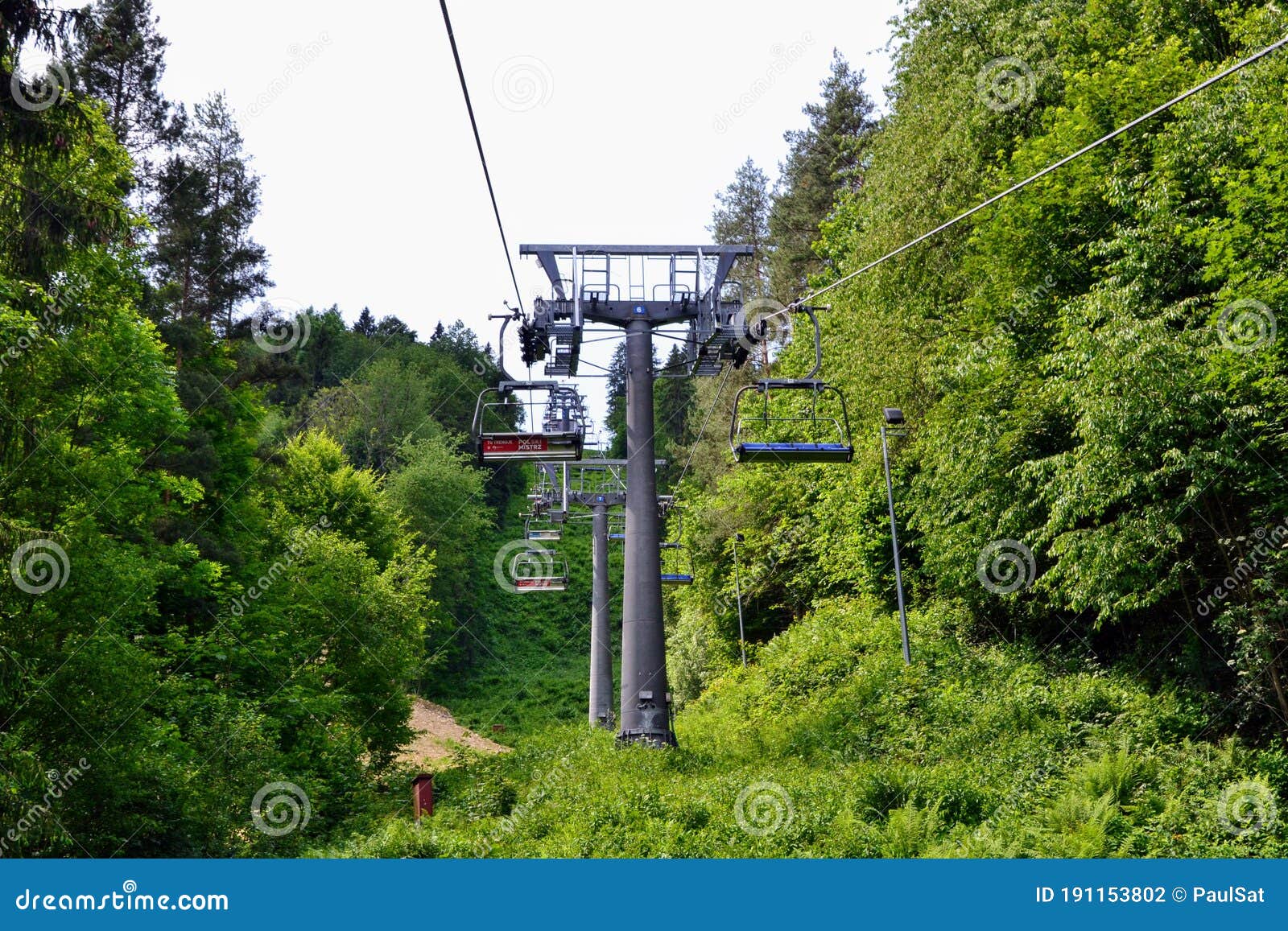 https://mdw-travel-data-us-east-1.s3.amazonaws.com/img/country/Poland/Ski-Lift-Jaworzyna-Krynicka/img_01.jpg