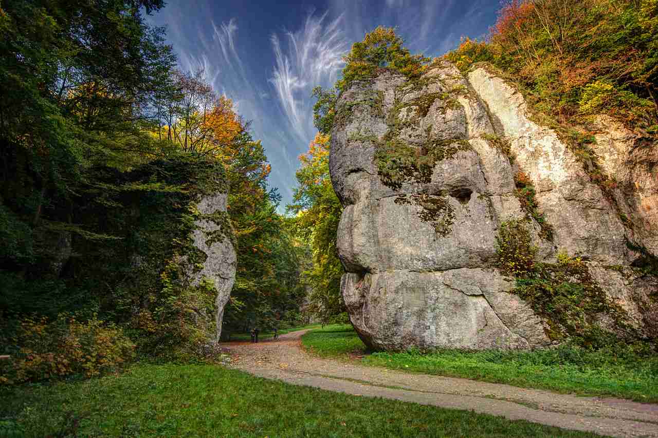 https://mdw-travel-data-us-east-1.s3.amazonaws.com/img/country/Poland/Slowinski-National-Park/img_03.jpg