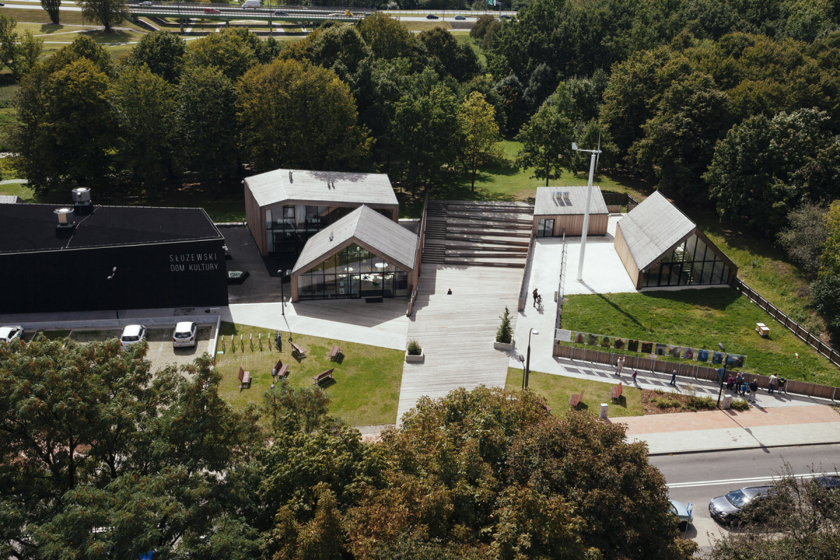 https://mdw-travel-data-us-east-1.s3.amazonaws.com/img/country/Poland/Sluzewski-Dom-Kultury/img_00.jpg