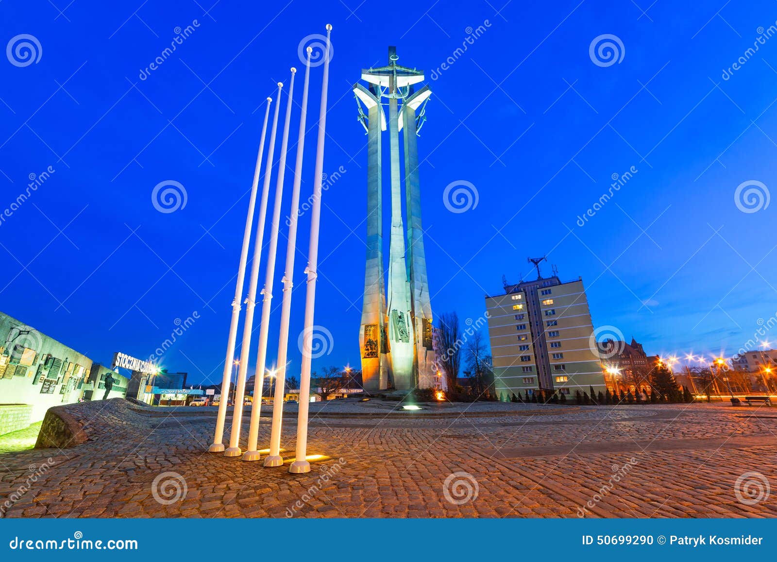 https://mdw-travel-data-us-east-1.s3.amazonaws.com/img/country/Poland/Solidarity-Square/img_02.jpg