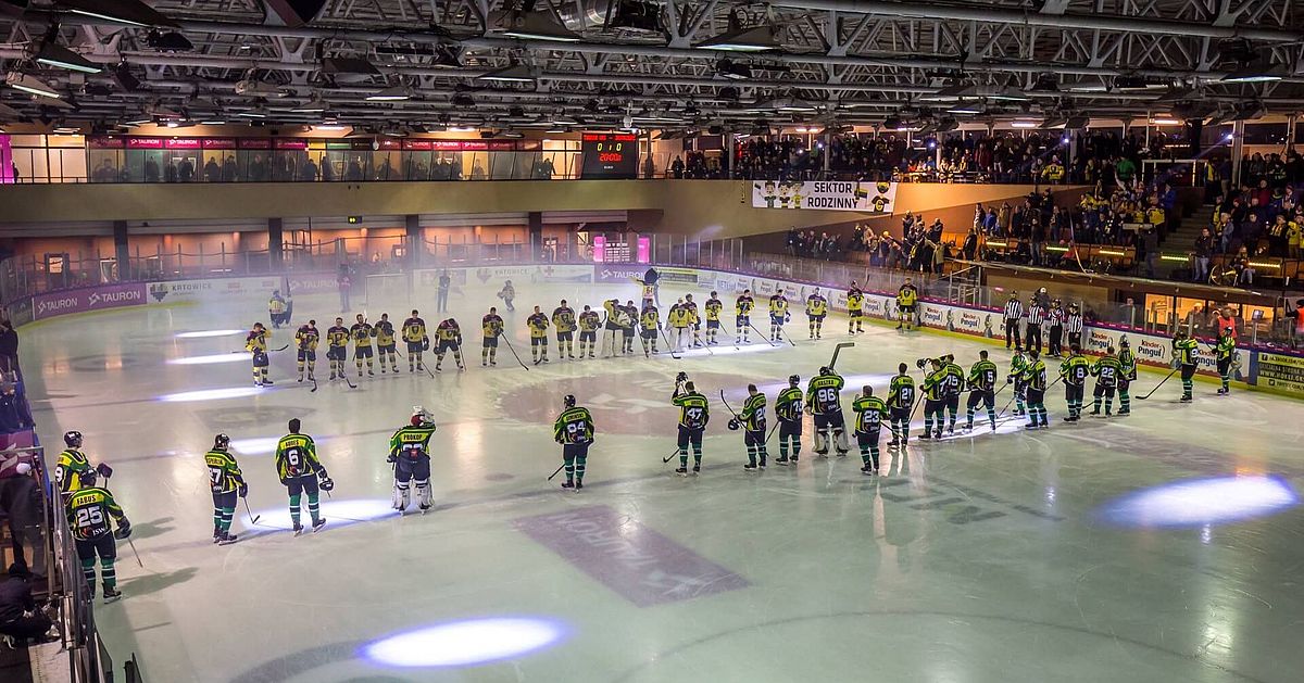 https://mdw-travel-data-us-east-1.s3.amazonaws.com/img/country/Poland/Spodek-Ice-Rink/img_00.jpg