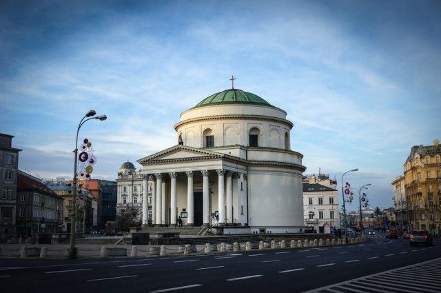 https://mdw-travel-data-us-east-1.s3.amazonaws.com/img/country/Poland/St-Alexander-Newski-Cathedral/img_03.jpg