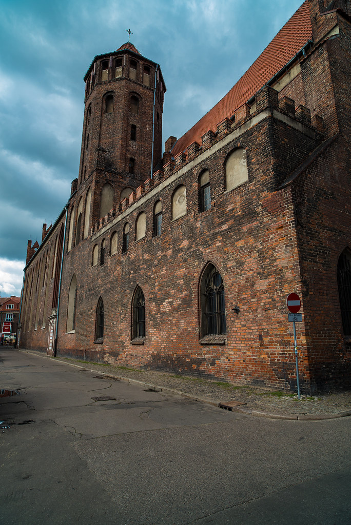 https://mdw-travel-data-us-east-1.s3.amazonaws.com/img/country/Poland/St-Nicholas-Church/img_01.jpg