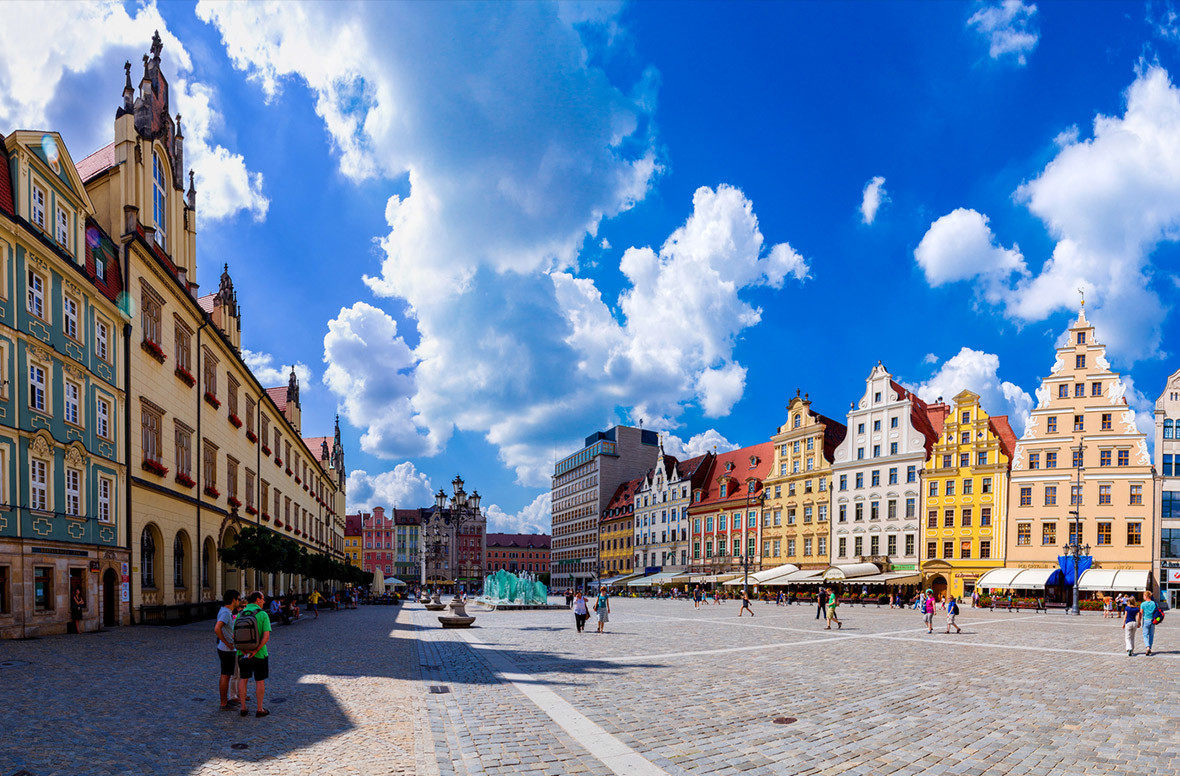 https://mdw-travel-data-us-east-1.s3.amazonaws.com/img/country/Poland/Stary-Browar/img_02.jpg