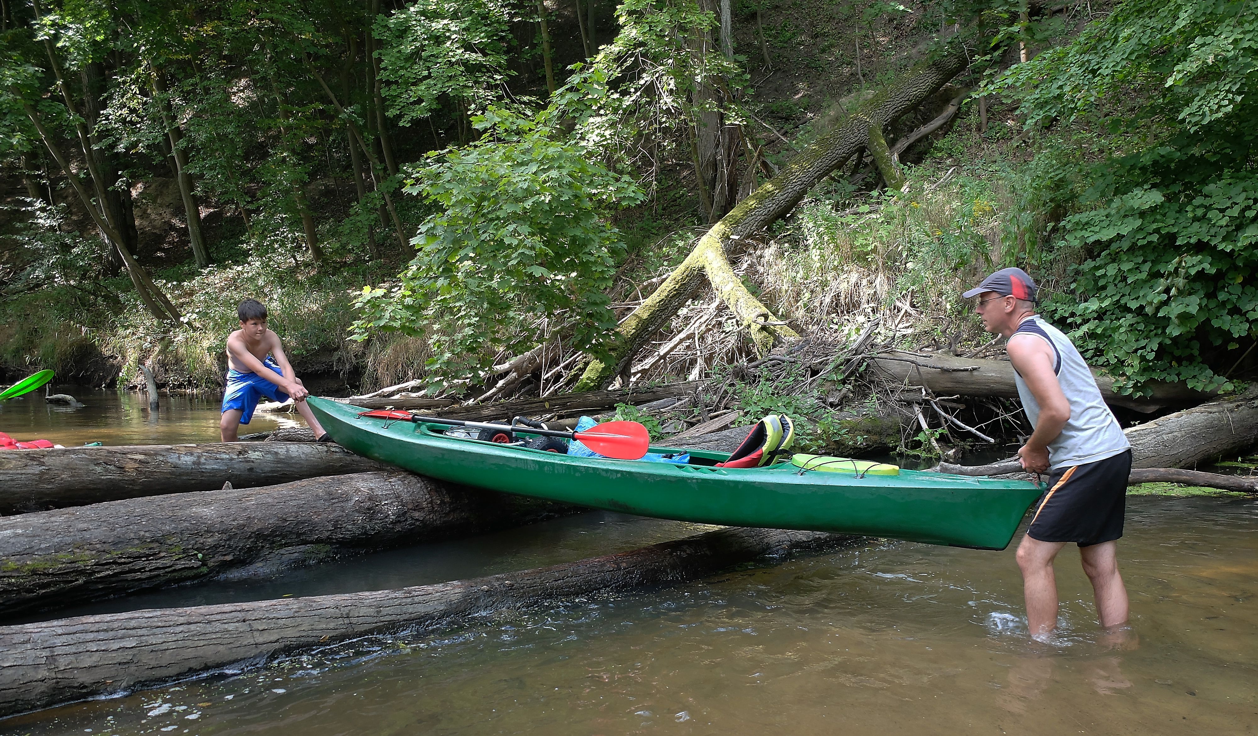 https://mdw-travel-data-us-east-1.s3.amazonaws.com/img/country/Poland/Strzala-River-Kayaking/img_05.jpg