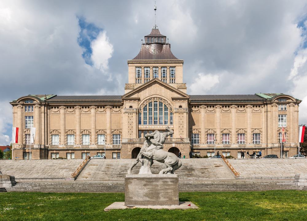 https://mdw-travel-data-us-east-1.s3.amazonaws.com/img/country/Poland/Szczecin-Maritime-Museum/img_00.jpg