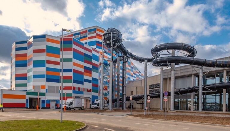 https://mdw-travel-data-us-east-1.s3.amazonaws.com/img/country/Poland/Szczyrk-Water-Park/img_03.jpg