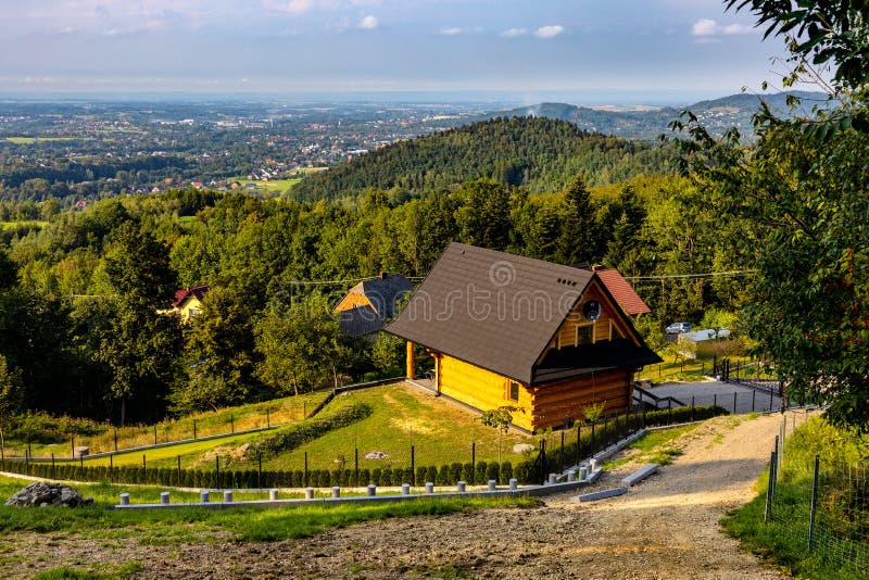 https://mdw-travel-data-us-east-1.s3.amazonaws.com/img/country/Poland/Targanice-Ski-Lift/img_00.jpg