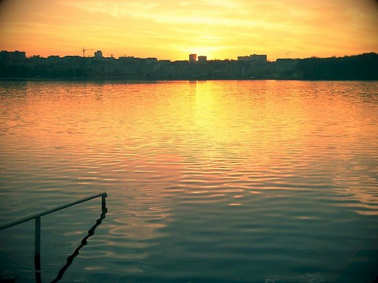https://mdw-travel-data-us-east-1.s3.amazonaws.com/img/country/Poland/Ternopil-Ponds/img_02.jpg