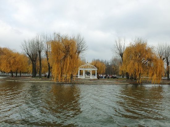 https://mdw-travel-data-us-east-1.s3.amazonaws.com/img/country/Poland/Ternopil-Ponds/img_03.jpg