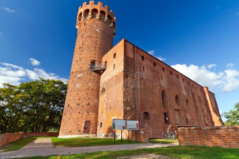 https://mdw-travel-data-us-east-1.s3.amazonaws.com/img/country/Poland/Teutonic-Castle/img_00.jpg